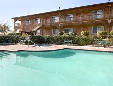 Days Inn By Wyndham Lebec Grapevine Bagian luar foto